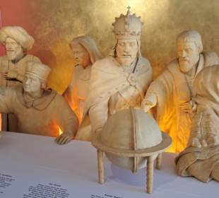 Lebensgroße Marzipanfiguren im Museum des Cafés