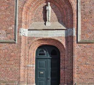 Seiteneingang der Ludgerikirche