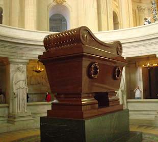 Dom des Invalides (Ruhestätte des Napoleon)