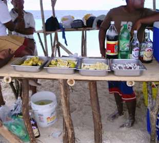 Es gibt sogar frisches Obst