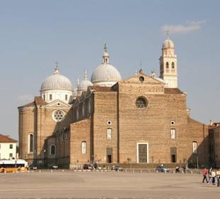 Собор св. Джустины на Прато Делла /Балле