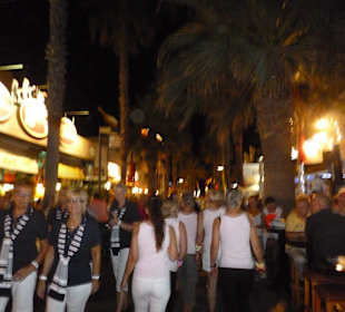 Bierstraße am Abend