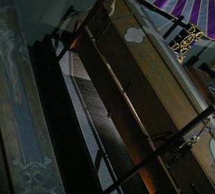 Särge im Bestattungsmuseum