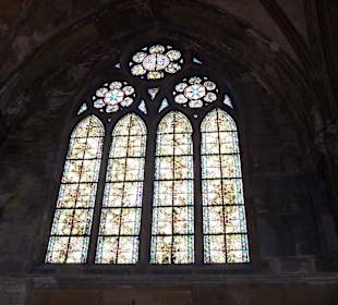 Kirchenfenster, groß und bunt