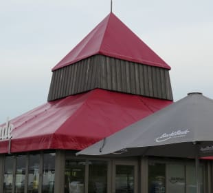 Pause bei der Buchtbude am Ufer der Elbe