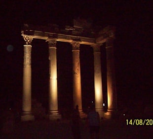 Der Apollon Tempel by night...