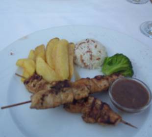 Hähnchenspieße mit Beilage