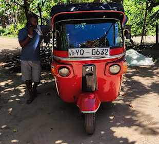 Ranga mit seinem Tuc Tuc