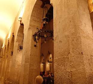 Arkaden schaffen ein Mittelschiff