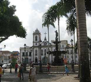Plaza mit S. Francisco-Kirche