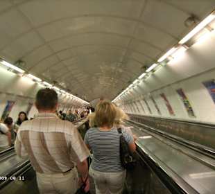 Rolltreppe in den Untergrund