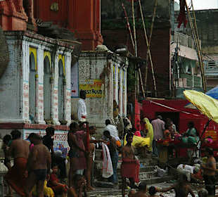 Widok na ghaty z Gangesu
