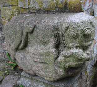 Löwen in der Außenwand