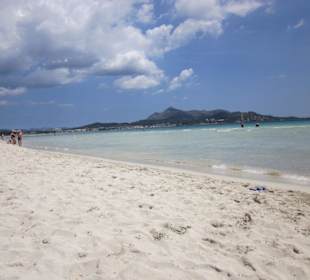 Nur 200 m zum schönen Strand