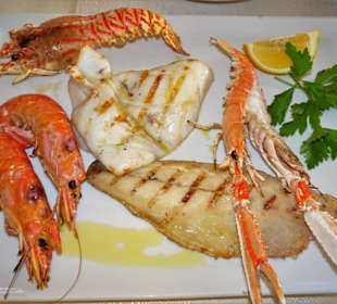 Der gemischte Fischgrill-Teller bei Mario