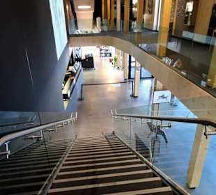 Aufgang zur ersten Etage des Aquariums