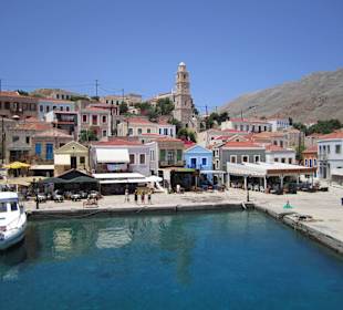 Am Anleger im Hafen von Chalki.