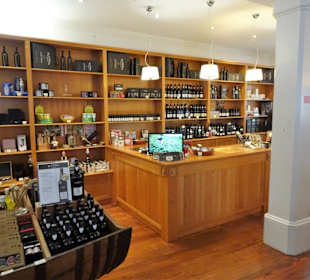 Im Verkaufsraum der Blandy's Wein Lodge