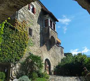 Schloß Auer im Dorf