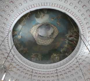 Im Hauptgebäude im EG