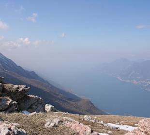 Monte Baldo bei diesiger Sicht