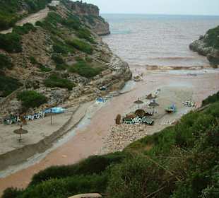 Der kleine Strand nach dem Unwetter