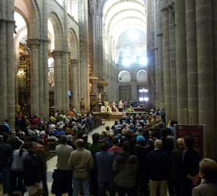 Lleno a tope para la misa de pascua