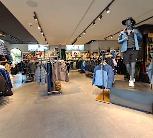 Festival Park Outlet Center