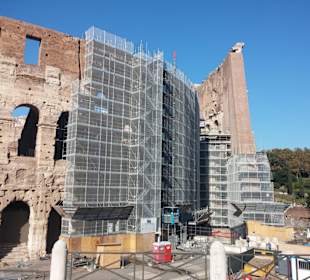 Restaurationsarbeiten am kolosseum