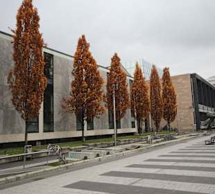 Weitere moderne Bauten des Museums 