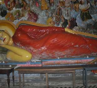 Budda w świątyni buddyjskiej w Negombo 