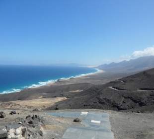 Ausblick vom Berg auf den Strand bei Cofete