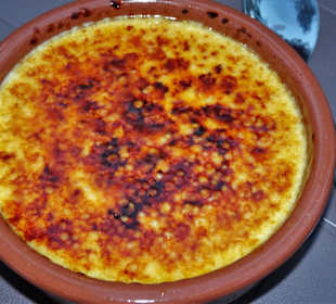 Creme Catalane mit knuspriger Kruste