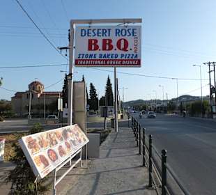 Nebenan die Faliraki Kirche