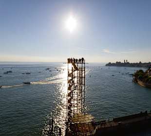 Moleturm im Sonnenlicht von Friedrichshafen