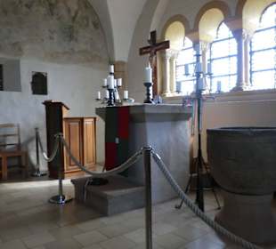 Altarraum in der Kapelle