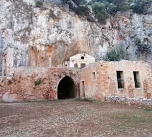 Ruinen des Kloster Katholiko