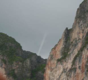 littel tornado über phi phi