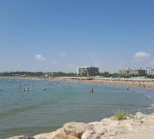 Blick aufs Meer und andere Hotels