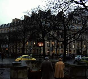 Champs Elysees: Im Regen, aber trotzdem schön