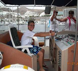 Hier wird das Segelschiff geteuert