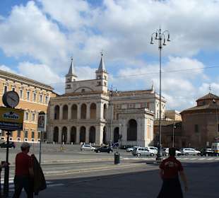 Nebeneingang der Kirche