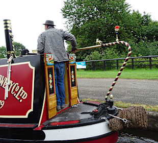 Hausboat auf großer Fahrt