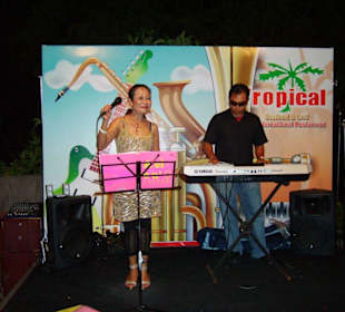 Unterhaltung beim Dinner.