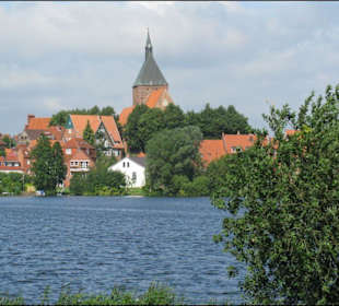Blick auf die St. Nicolei-Kirche in Mölln