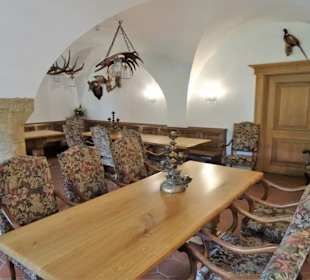 Im Jagdzimmer der Burg Rabenstein