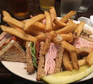 Brick Alley Pub & Restaurant