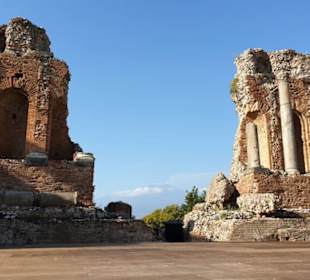 Theater mit Blick auf den Ätna