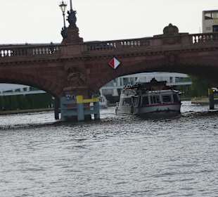 Schlange stehen an den Brücken