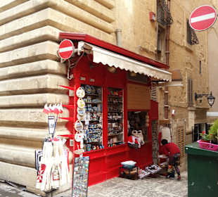 Kleine Geschäfte und Kiosk überall